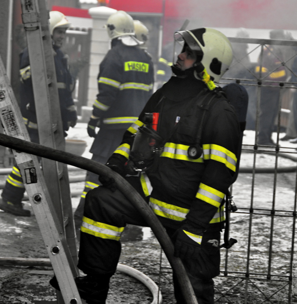 23 11-2-2013 Požár 2 RD - Líšnice - Šumpersko (3).JPG