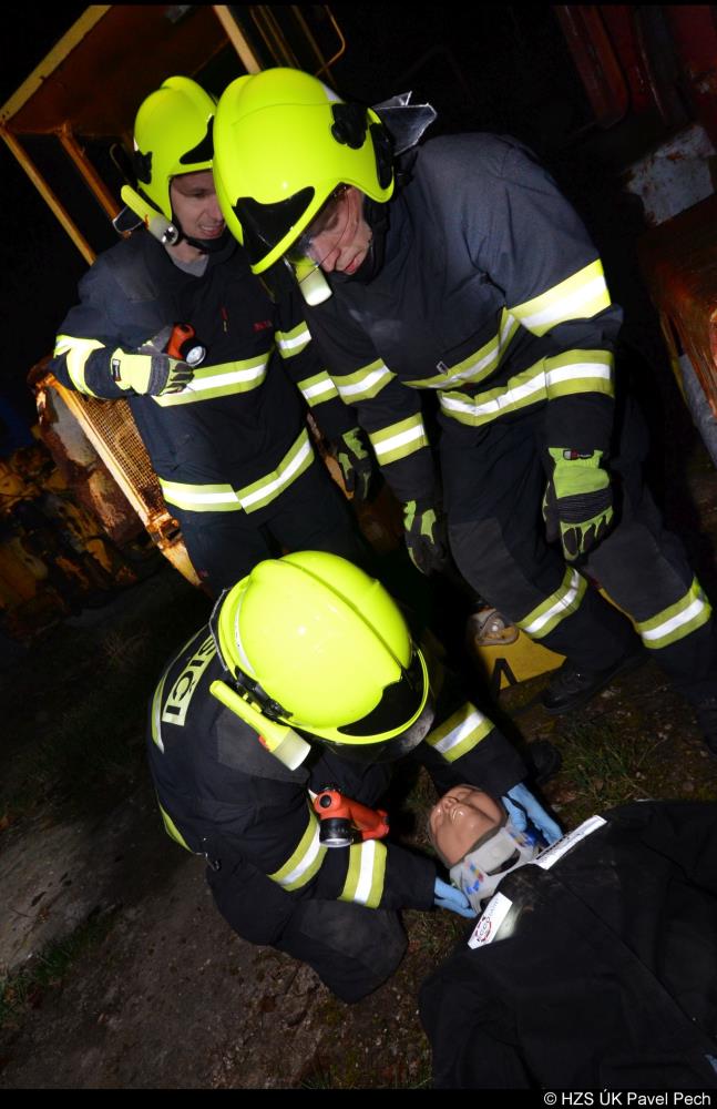 23.3.2016 prověřovací cvičení zavalená osoba 7.jpg