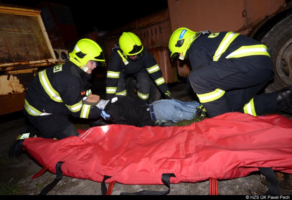 23.3.2016 prověřovací cvičení zavalená osoba 8.jpg