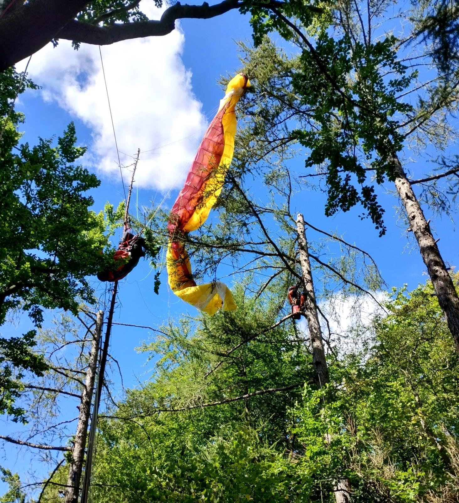 25_08_25_DN_Paraglidista_CV