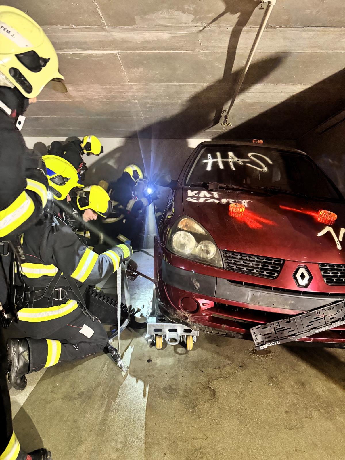 25_11_12_elektromobil_cviceni_UL