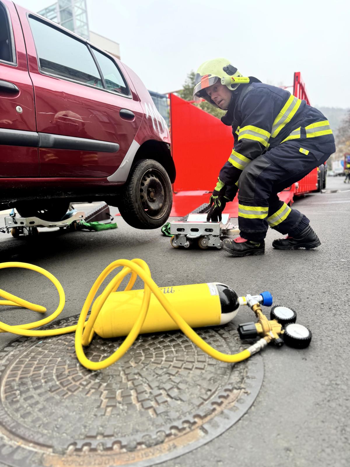 25_11_12_elektromobil_cviceni_UL