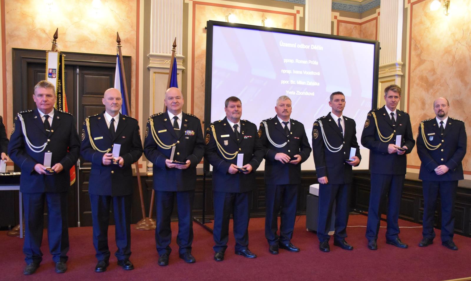 25_11_26_medaile_25_let_HZSCR_ULK