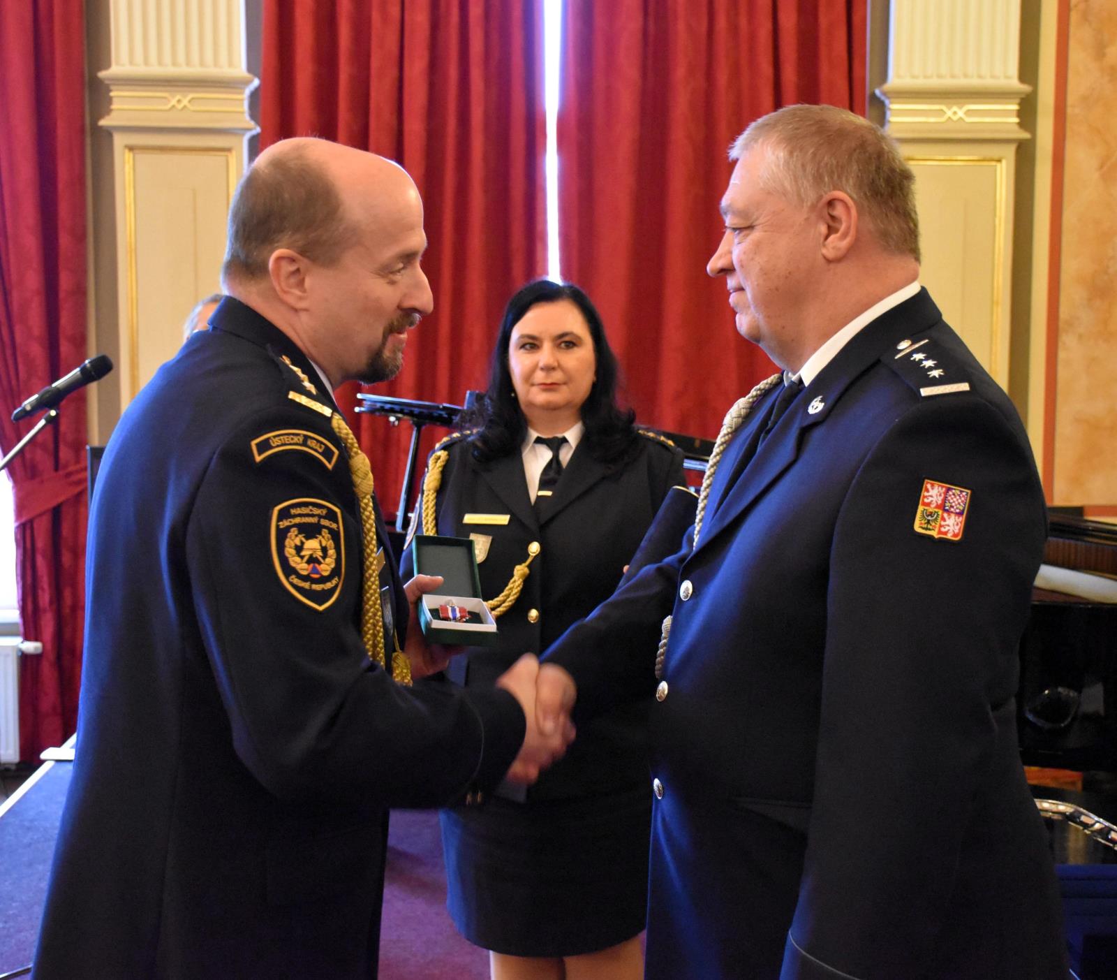 25_11_26_medaile_25_let_HZSCR_ULK