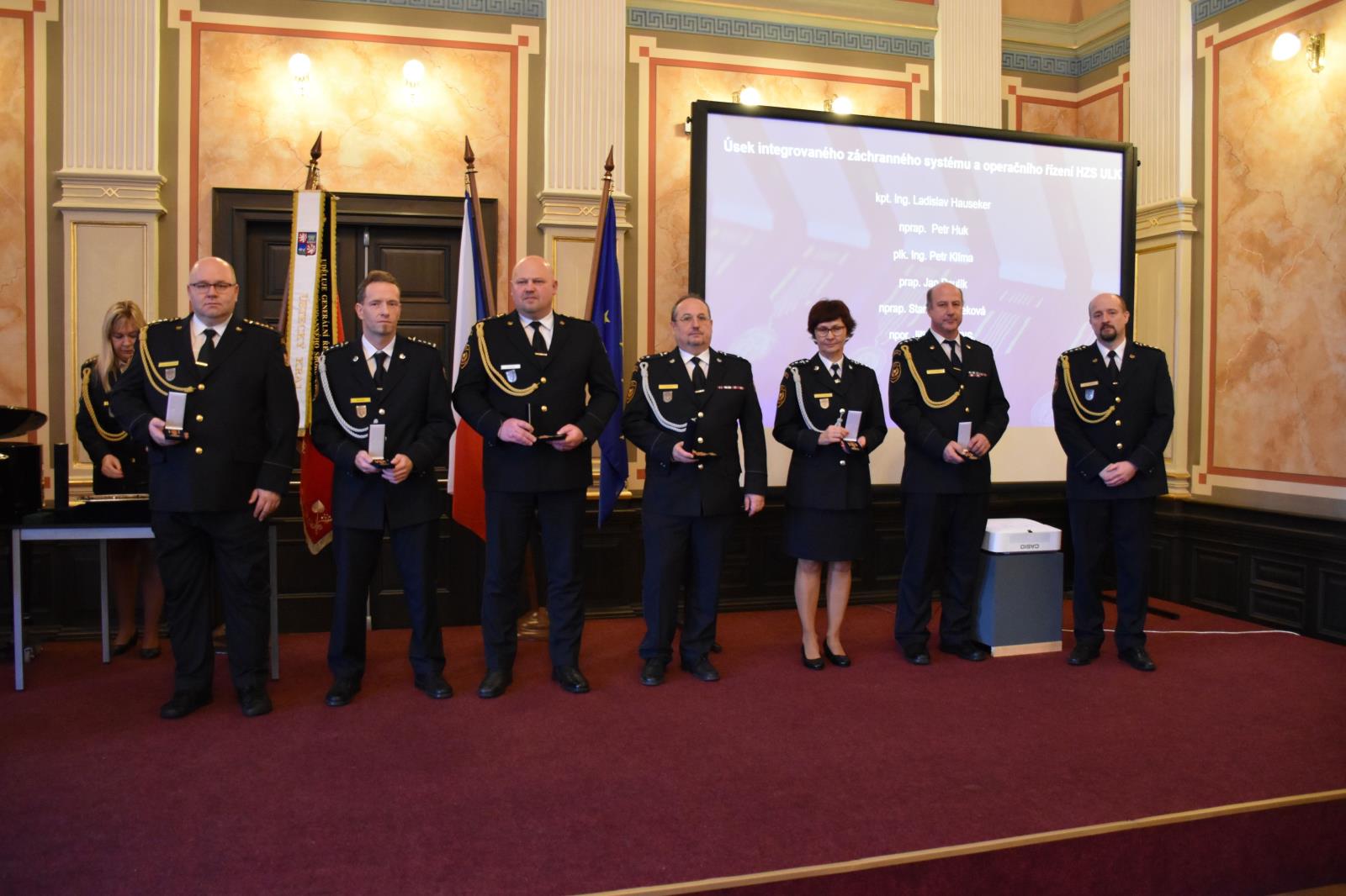 25_11_26_medaile_25_let_HZSCR_ULK