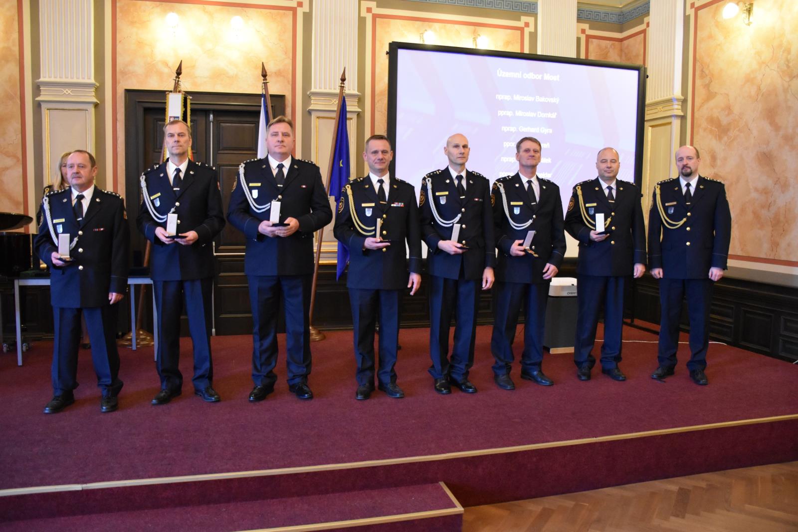 25_11_26_medaile_25_let_HZSCR_ULK