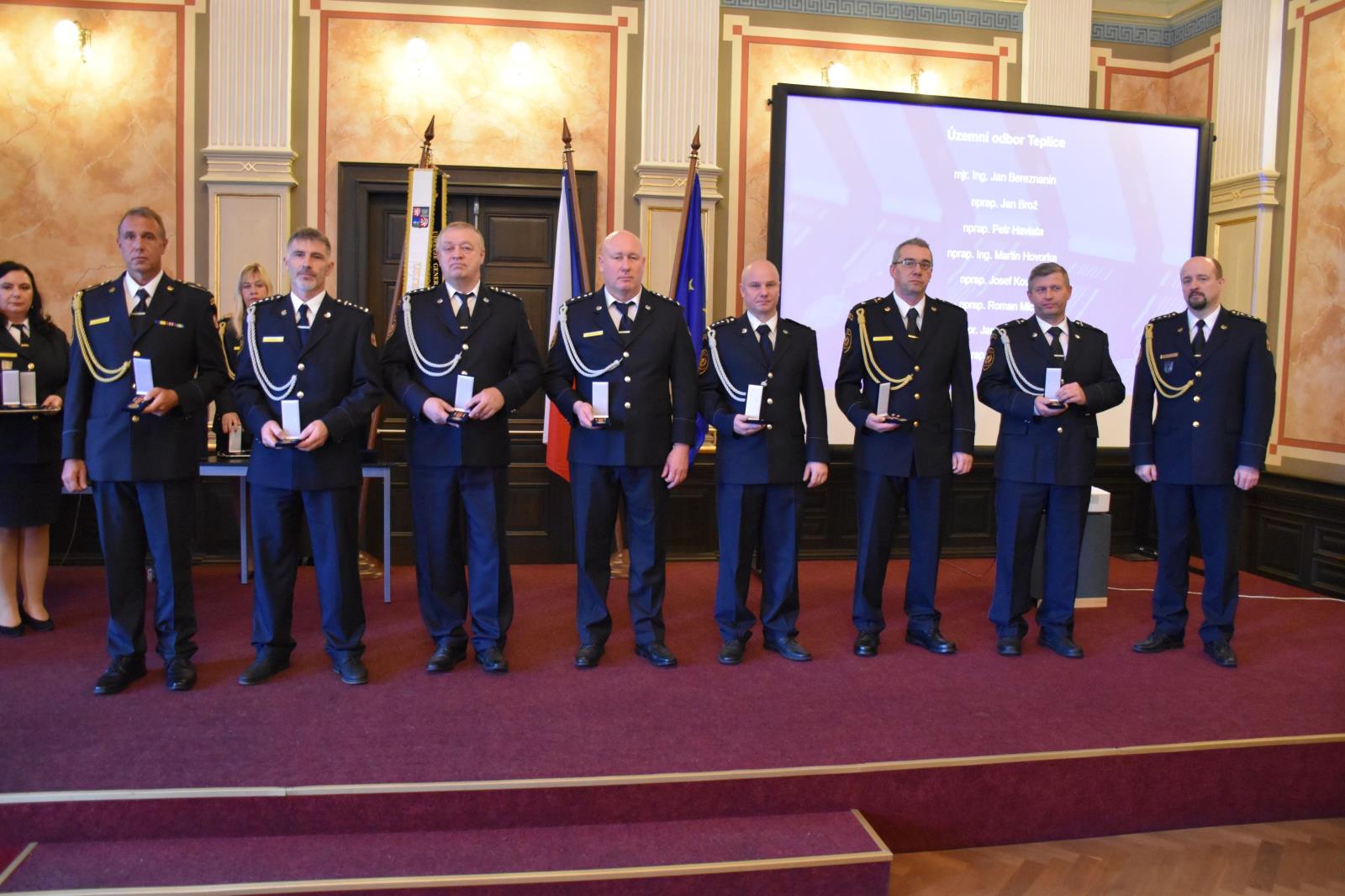 25_11_26_medaile_25_let_HZSCR_ULK