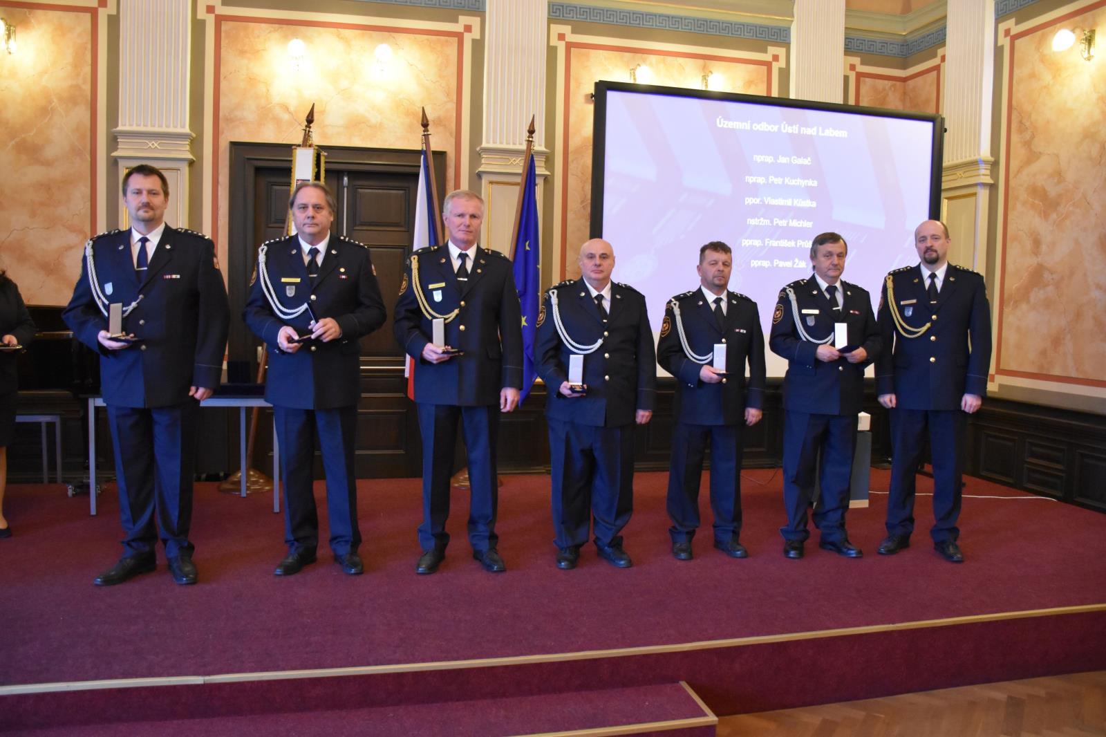 25_11_26_medaile_25_let_HZSCR_ULK