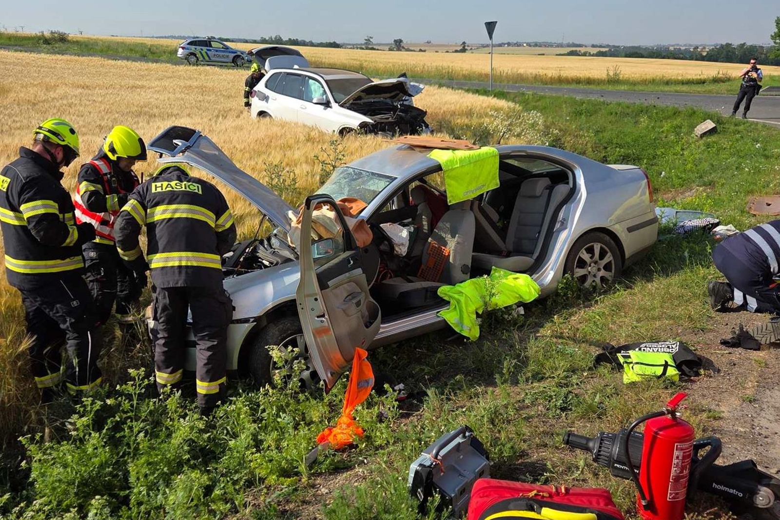 260626-Nehoda dvou vozidel na silnici č. 16 u Chotětova na Mladoboleslavsku.jpg