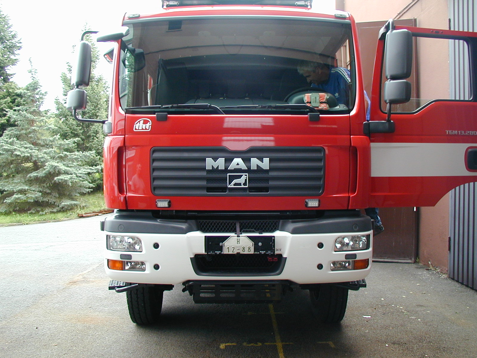 27 13-16-2.JPG