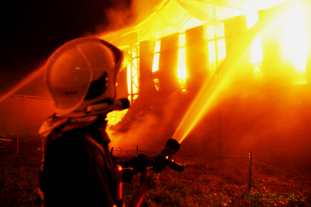 27 5-11-2013 POŽÁR HALY BRODEK U PROSTĚJOVA - SKLAD SLÁMY (4).JPG