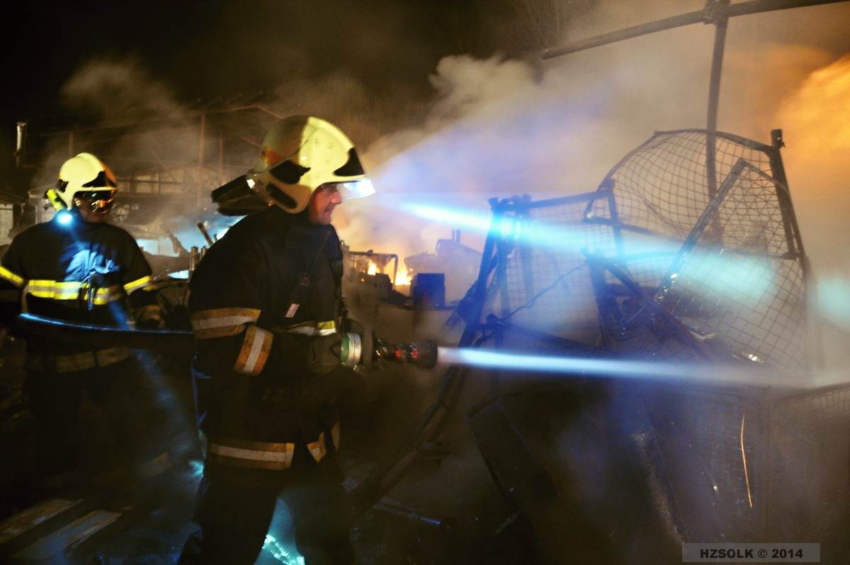 3 18-4-2014P_NB_ hala Olomouc Chválkovice (43).JPG