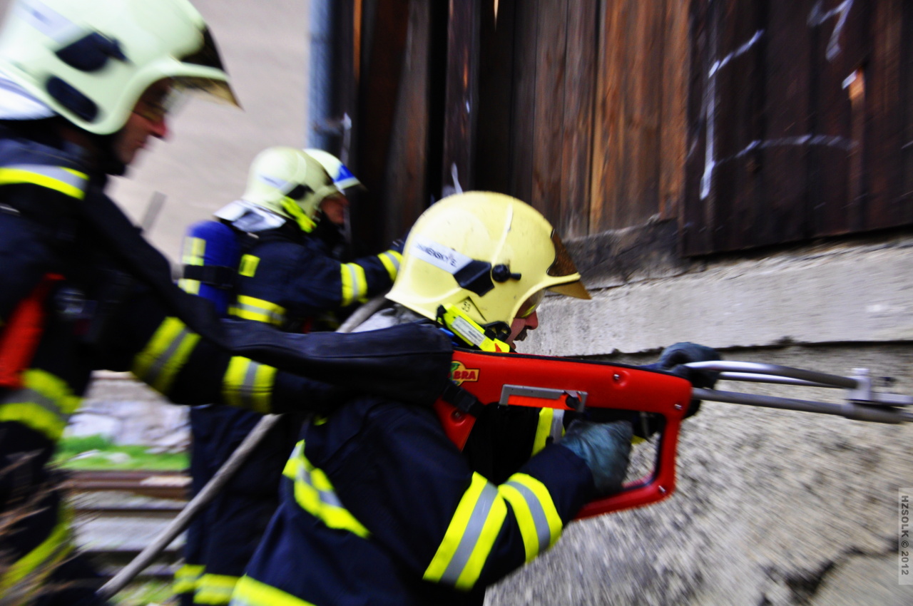 3 22-11-2012 Požár drážní budova Olomouc město (11).JPG