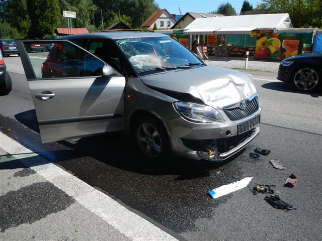 3 Dopravní nehoda 2 OA, Litvínovice - 17. 8. 2013 (1).jpg