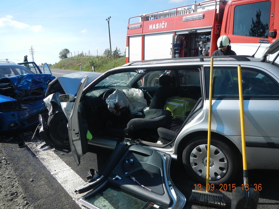 3 Dopravní nehoda 2 OA, Tábor - 13. 9. 2015 (3).JPG
