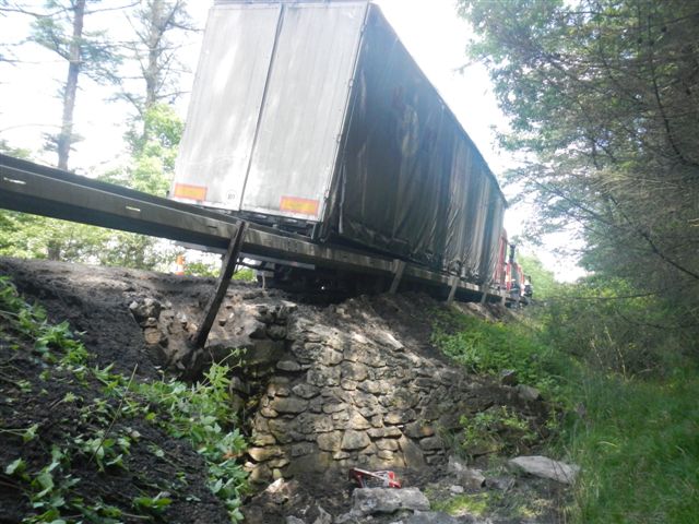 3 Dopravní nehoda NA, Opařany - 5. 6. 2014 (4).jpg