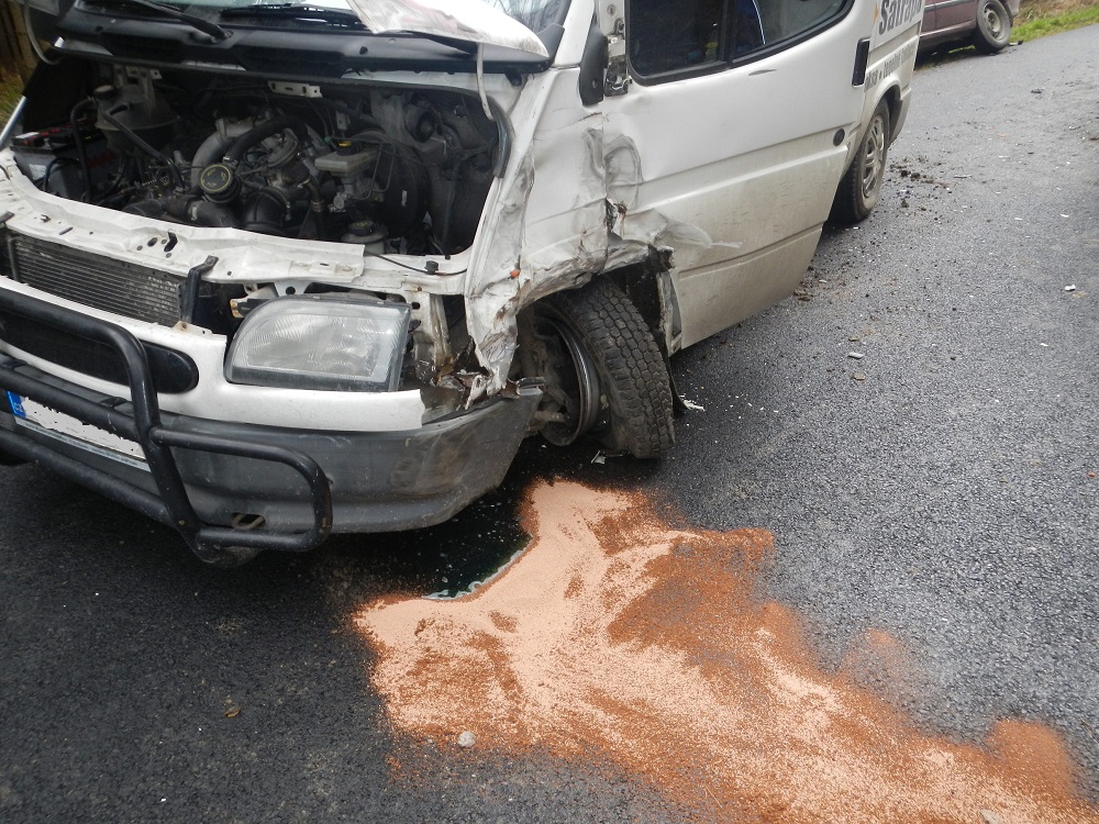 3 Dopravní nehoda OA a dodávky, Domanín - 19. 12. 2014 (4).jpg