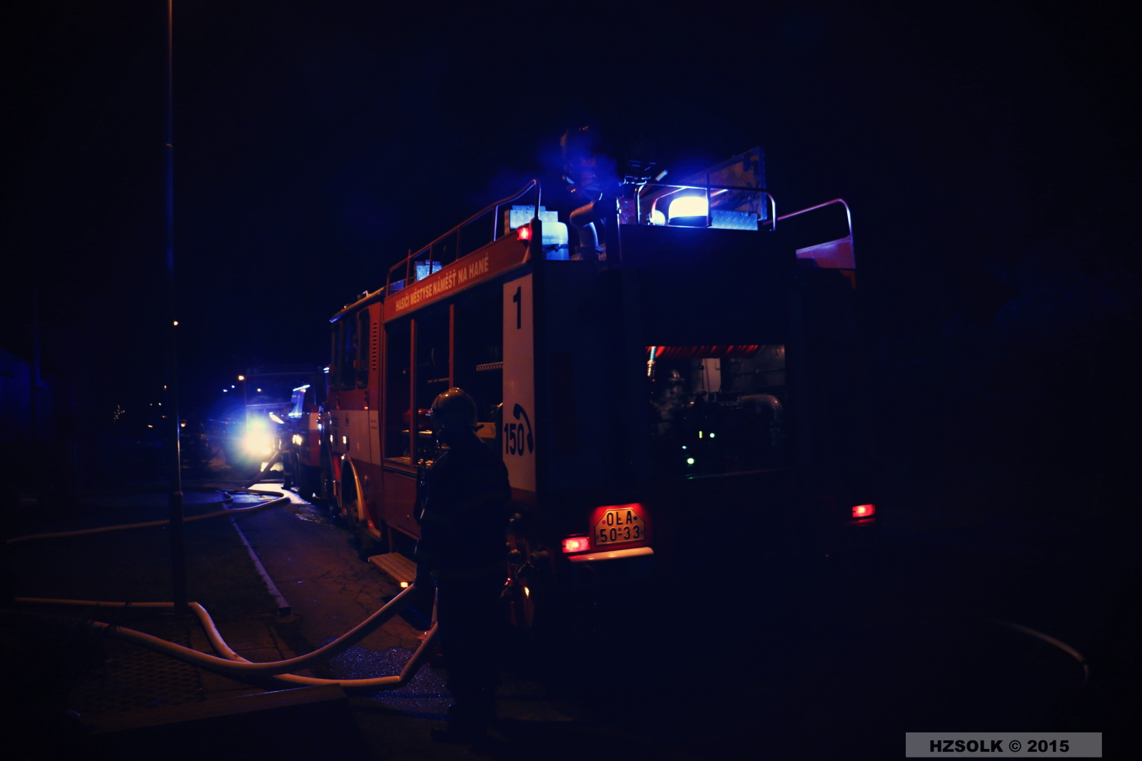 3 P_NB_11-1-2015 Požár budovy a garáží Střížov, Drahanovice (11).JPG