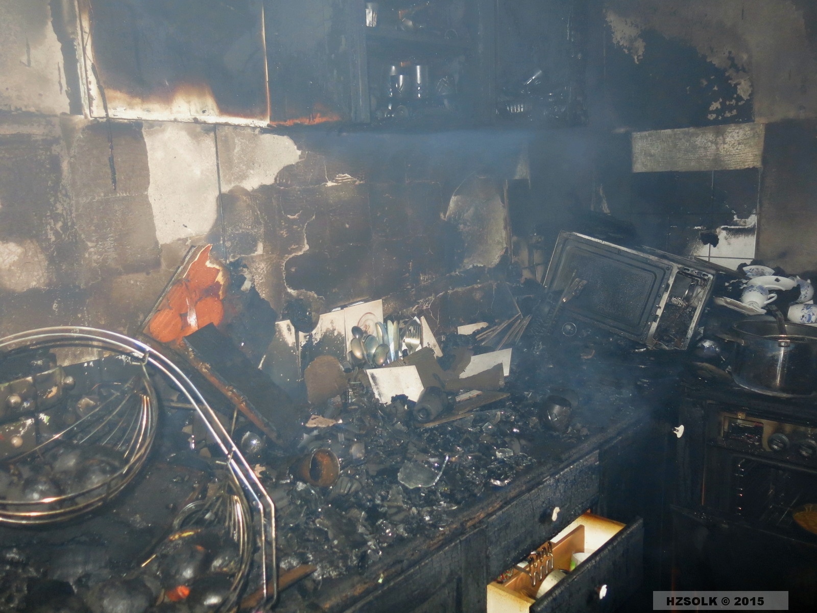 3 P_NB_27-3-2015_požár v rodinném domku Přemyslovice (11).JPG