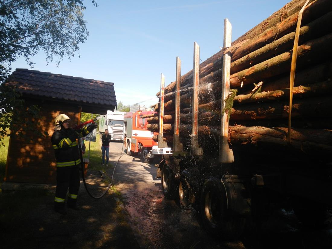 3 Požár NA, Srlín - 25. 6. 2015 (2).JPG