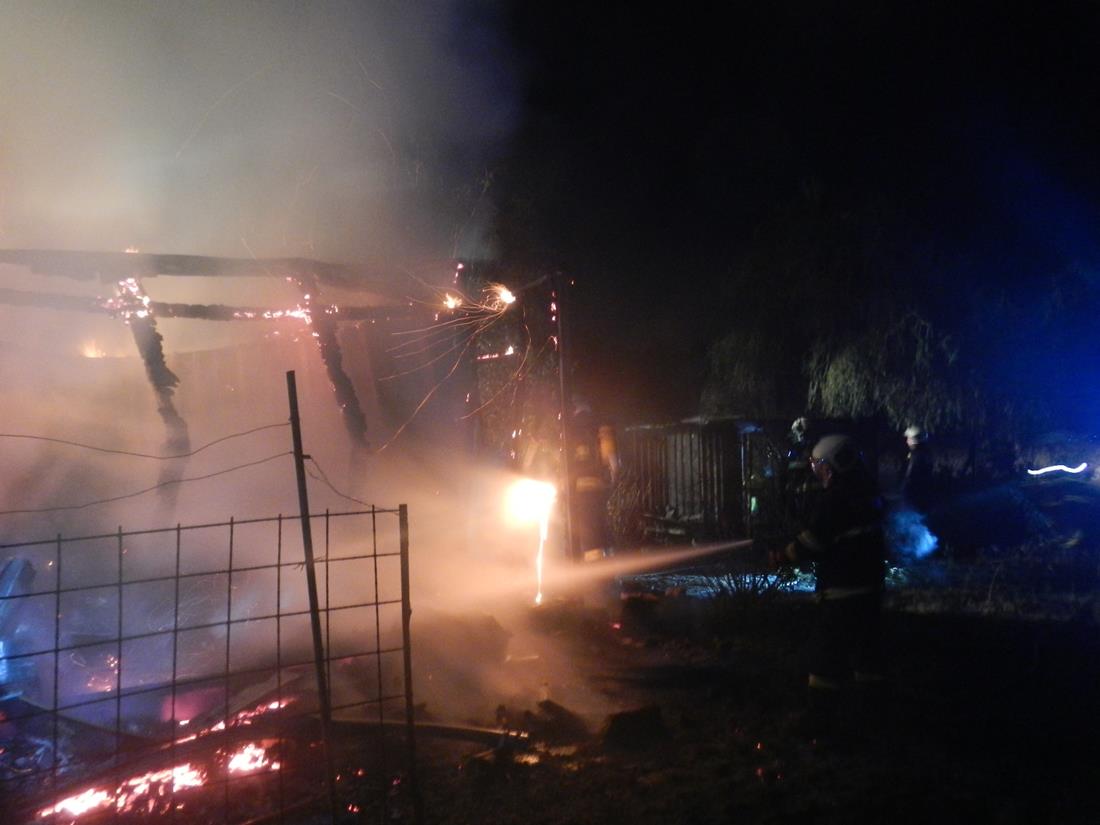 3 Požár chatky, Opatovice - 1. 9. 2015 (1).JPG