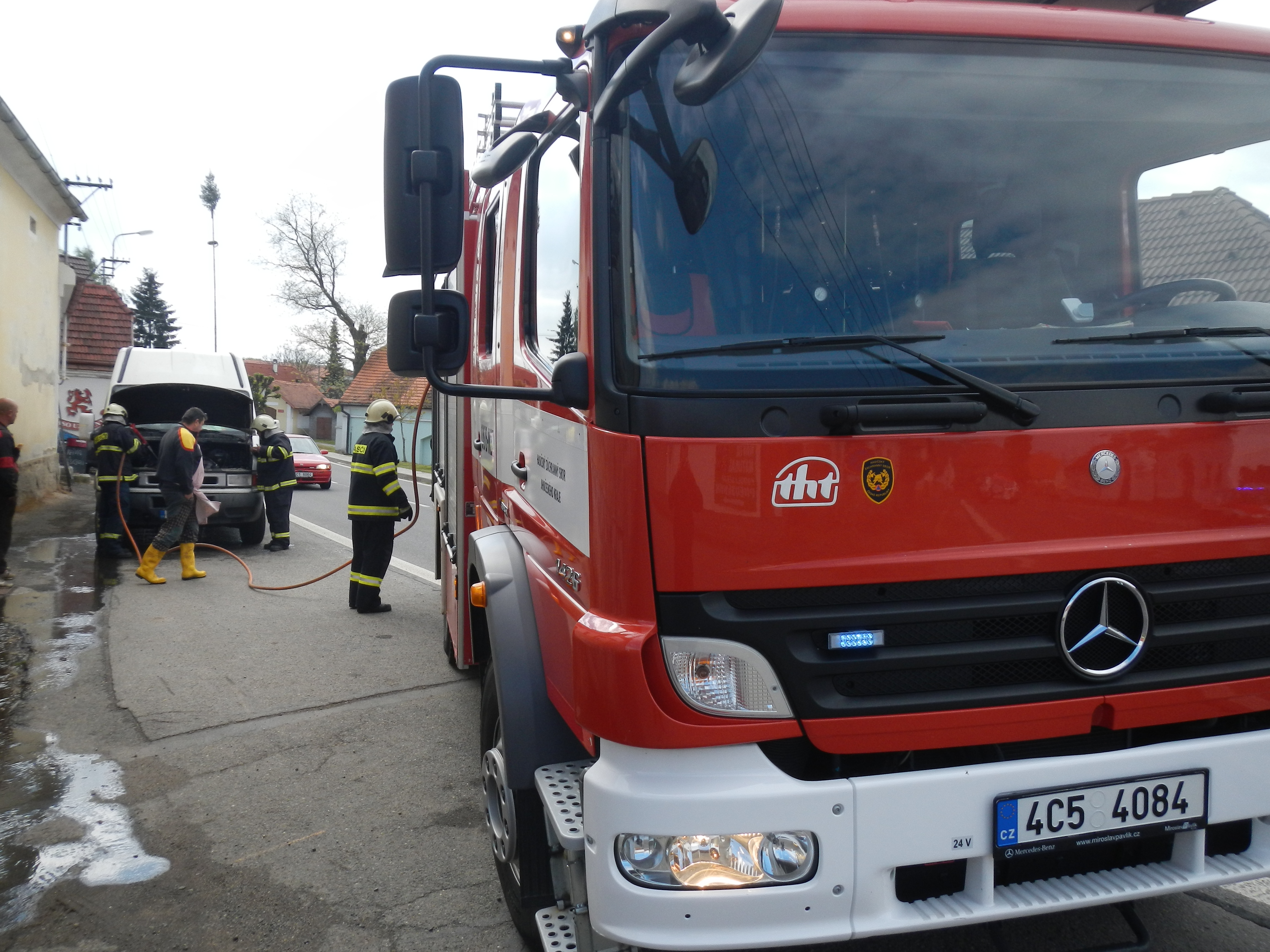 3 Požár dodávky, Lety - 14. 5. 2014 (1).JPG
