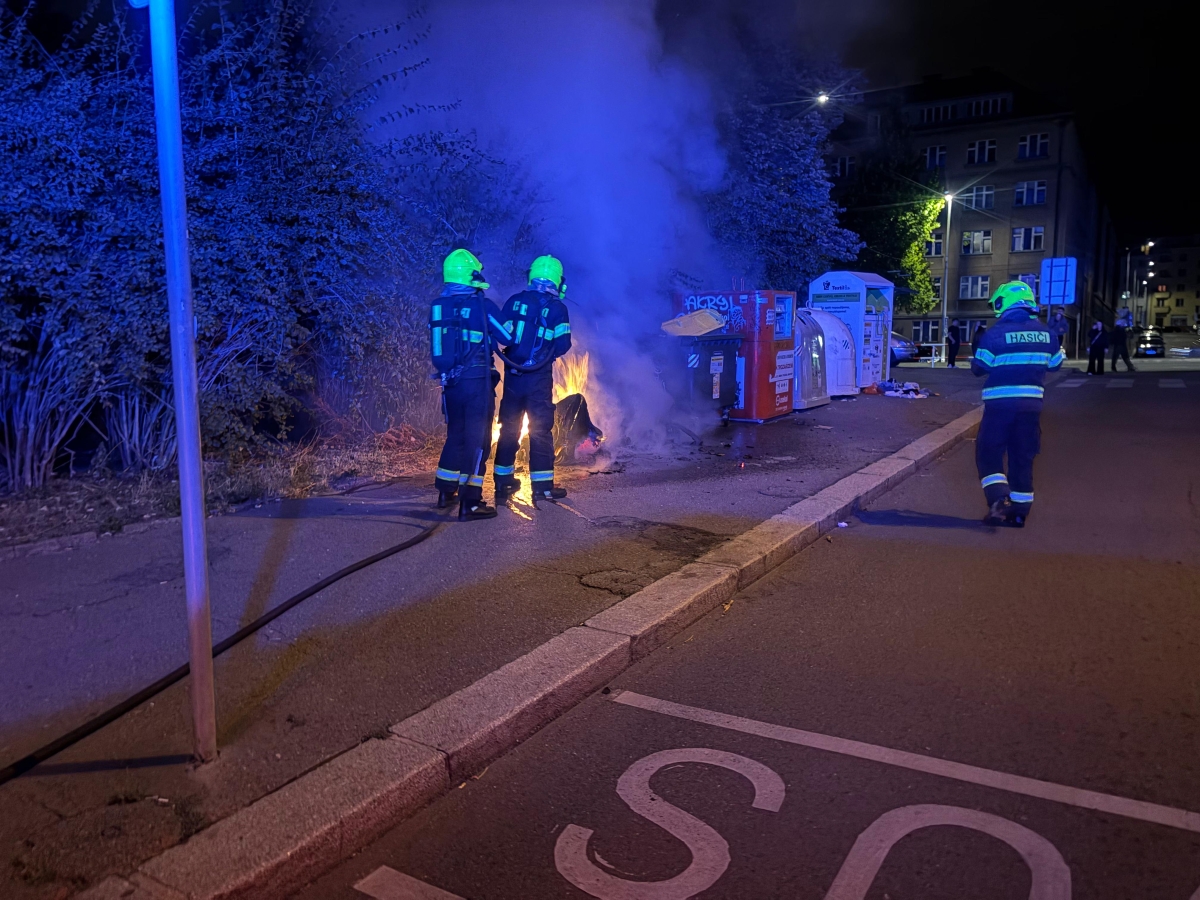 3 Požár kontejnerů