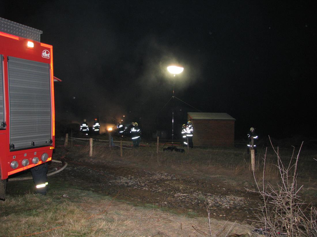 3 Požár stohu, Horosedly - 10. 12. 2015 (3).JPG