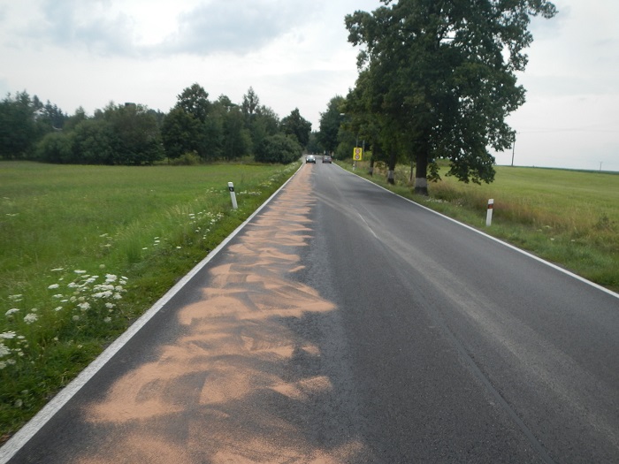 3 Únik oleje, Ledenice - 21. 7. 2014 (5).jpg