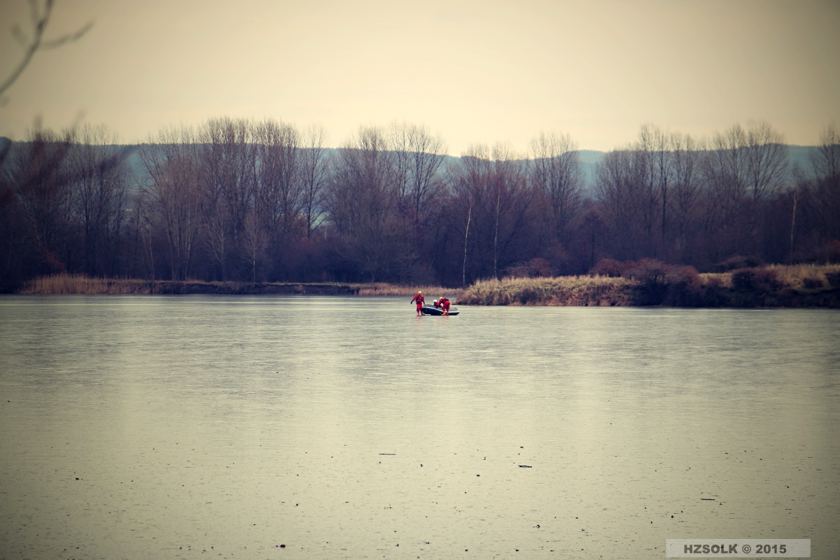 3 ZOZ_9-11-2015 Záchrana srny ze zamrznuté vodní hladiny Chomoutov (11).JPG