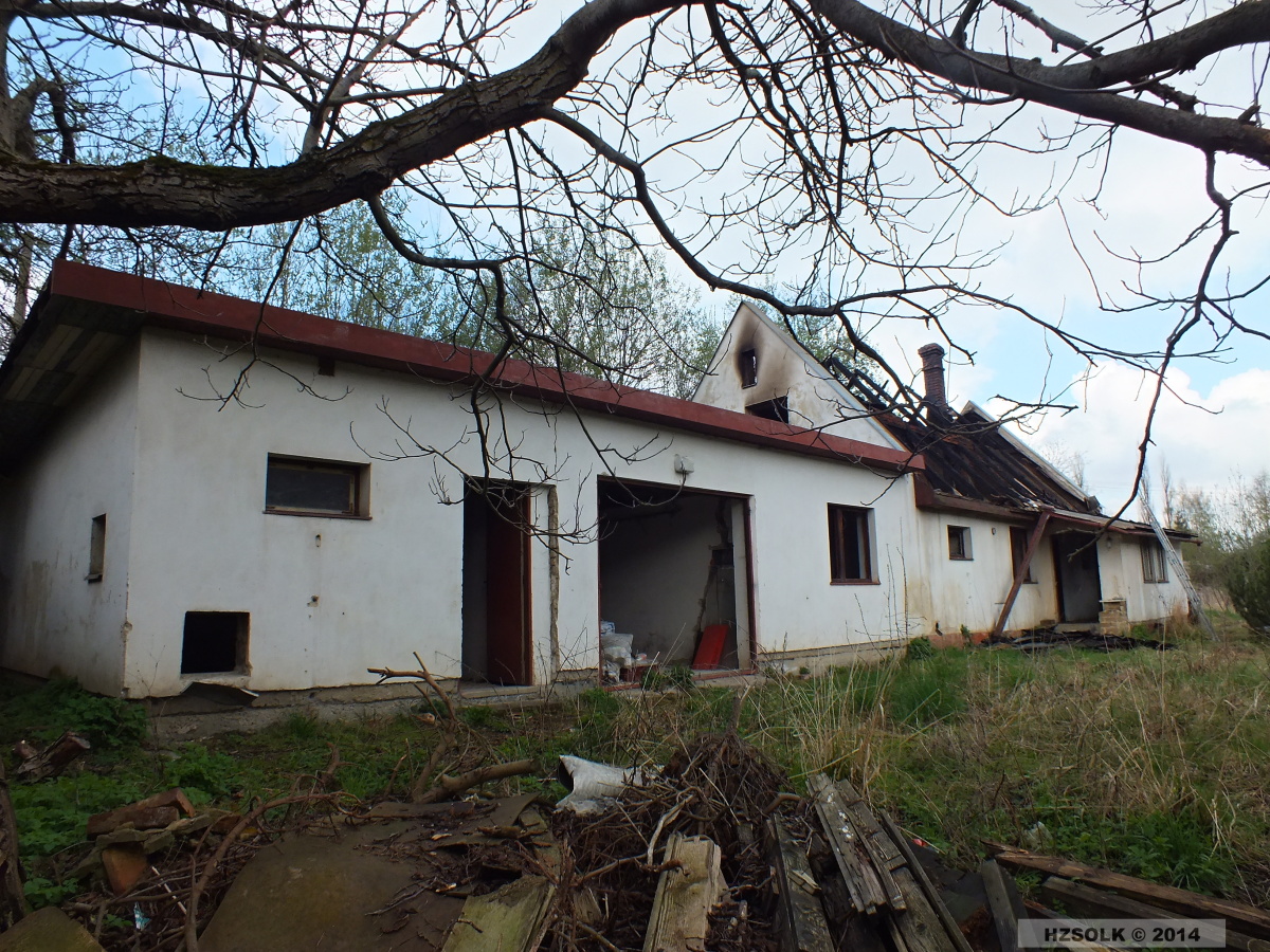 4 11-4-2014 Požár střechy RD Zlaté Hory (4).JPG