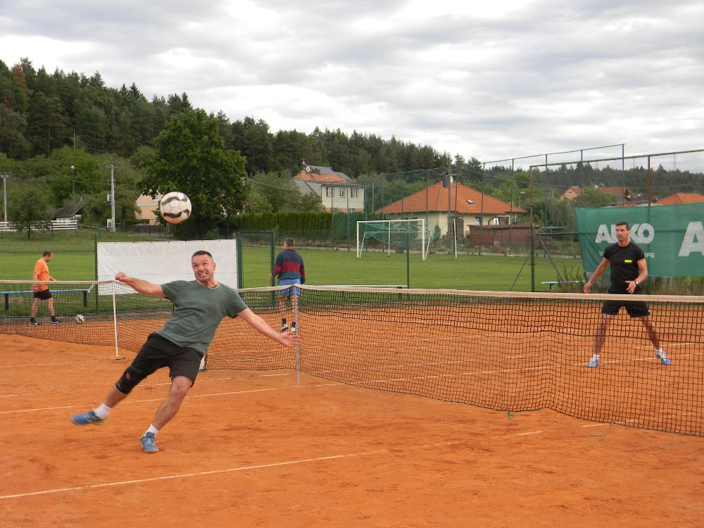 4 Nohejbal trojic HZS JčK, Semice - 18. 9. 2015 (13).JPG