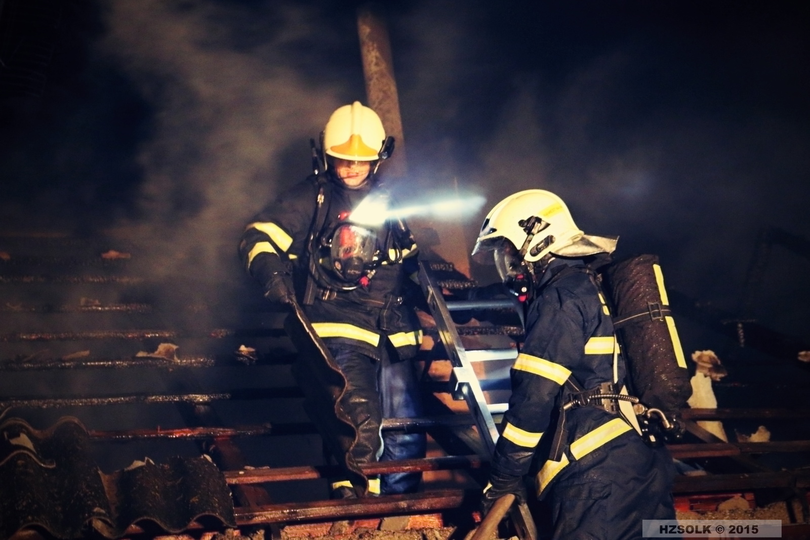 4 P_NB_11-1-2015 Požár budovy a garáží Střížov, Drahanovice (24).JPG