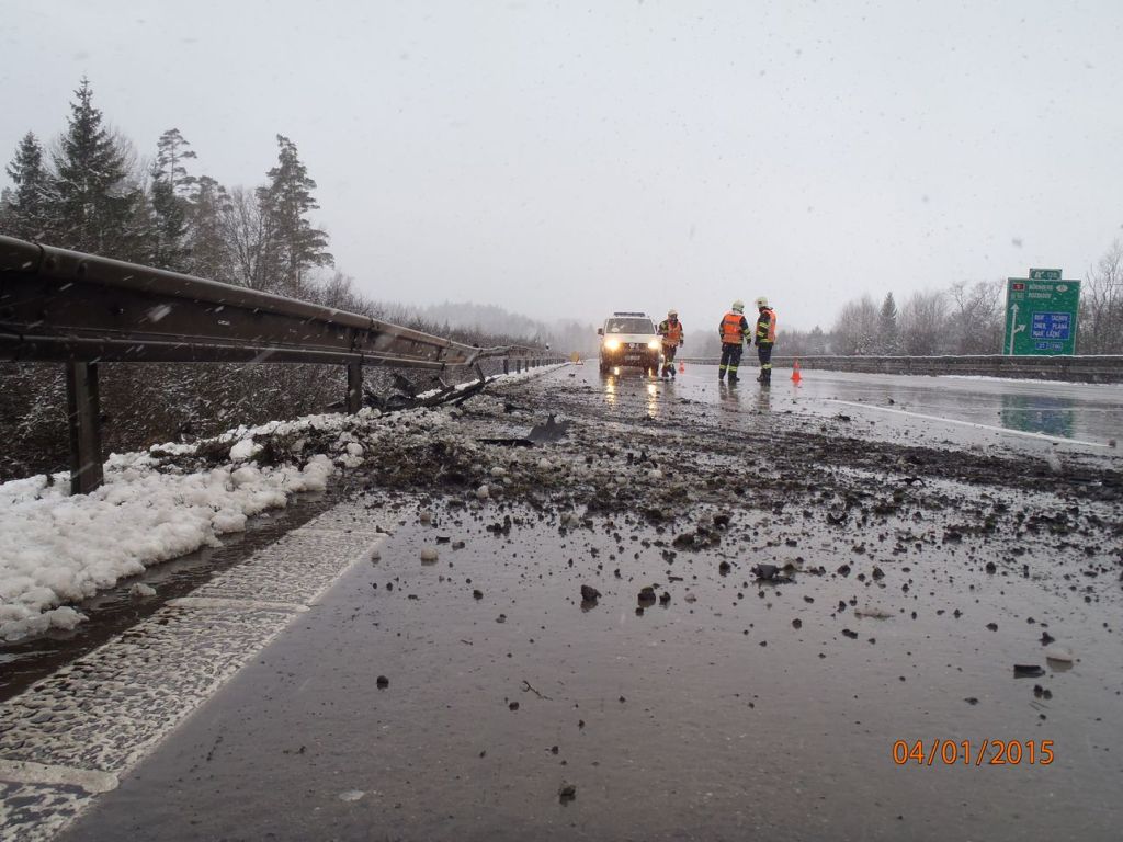 4.1.2015 DN 128.km D5 Bor.JPG