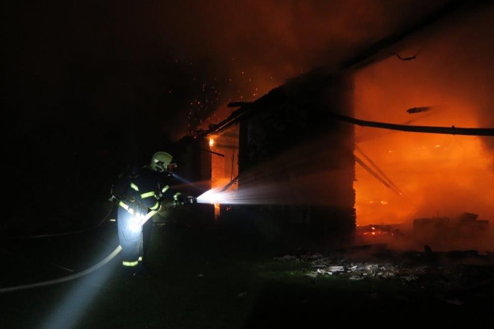 4.6.2016 (PM 22.46) požár Radkovice.jpg