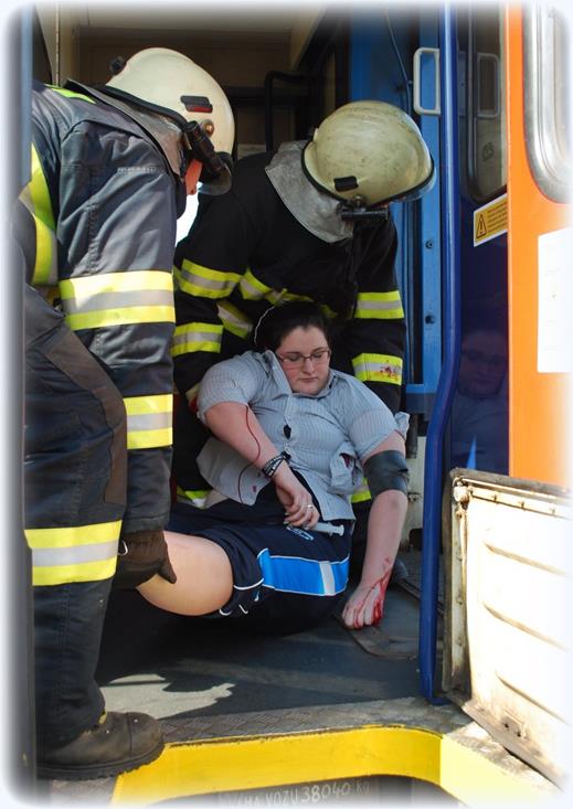 40 Cvičení Nehoda vlaku, Jindřichův Hradec - 12. 4. 2016 (33).JPG
