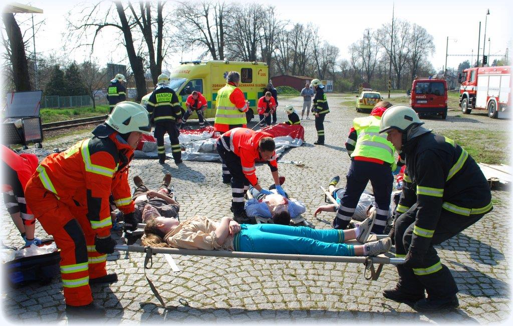 45 Cvičení Nehoda vlaku, Jindřichův Hradec - 12. 4. 2016 (38).JPG