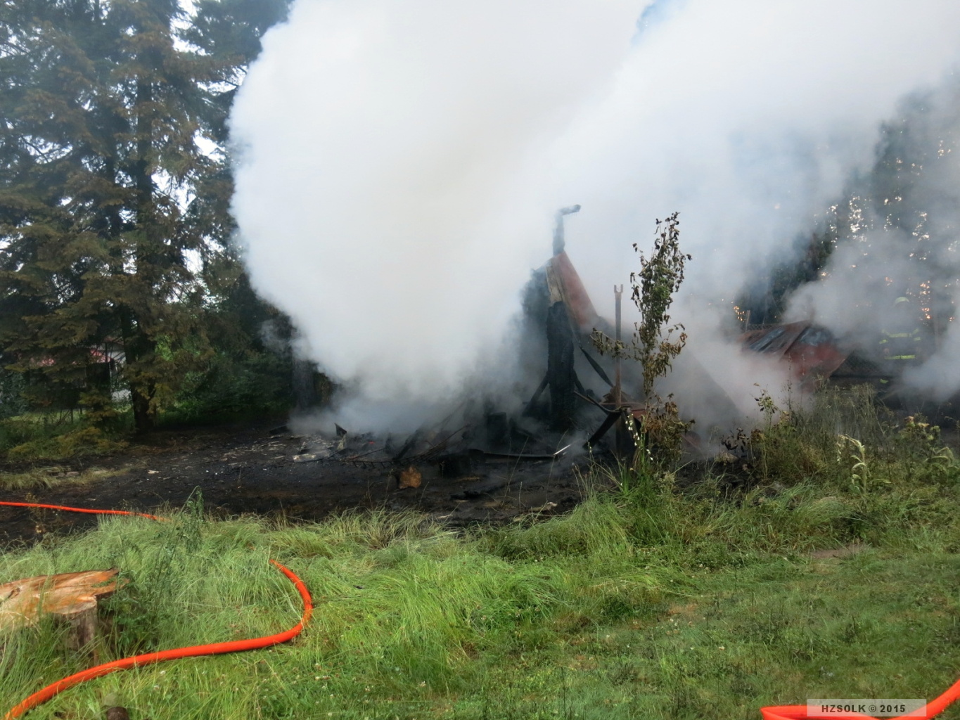 5 17-6-2015 Požár chaty Čechovice  - Záhoří (2).JPG