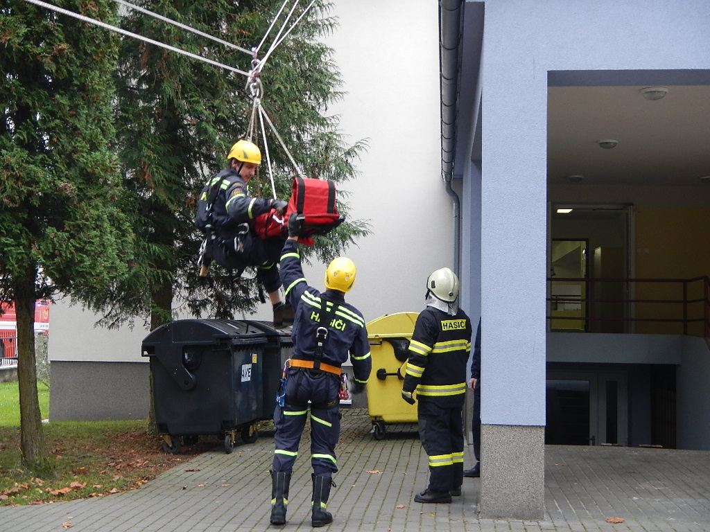 5 Cvičení ZŠ, Jindřichův Hradec - 3. 11. 2014 (17).JPG