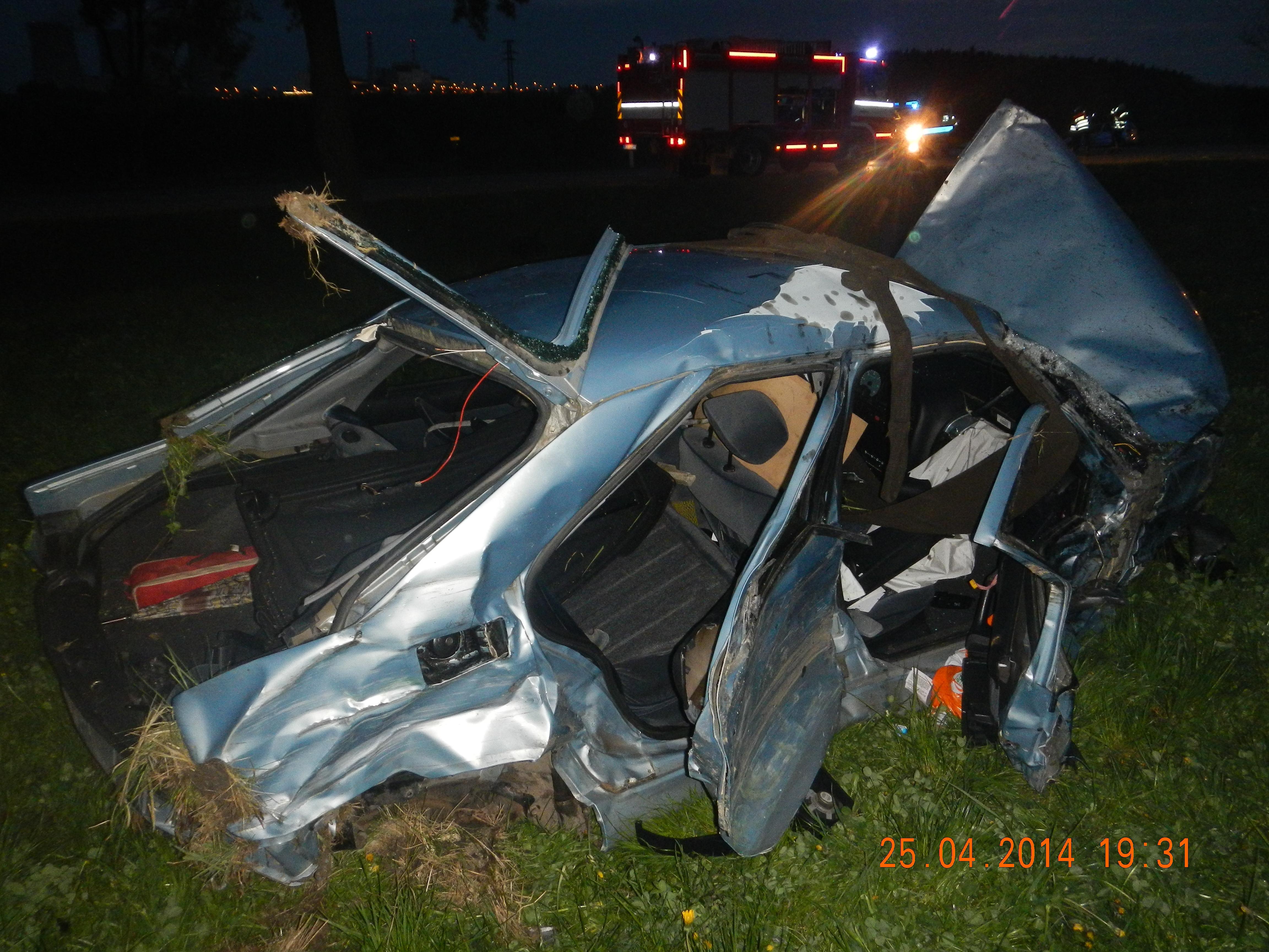 5 Dopravní nehoda OA, Záluží - 25. 4. 2014 (6).JPG