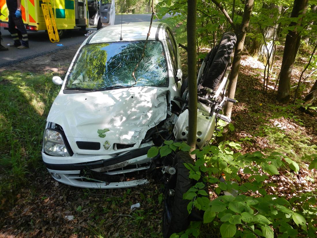 5 Dopravní nehoda OA a motorka, Třeboň - 18. 5. 2015 (5).JPG