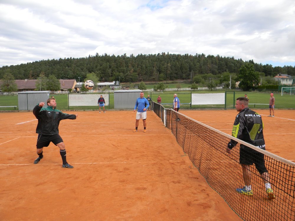 5 Nohejbal trojic HZS JčK, Semice - 18. 9. 2015 (14).JPG