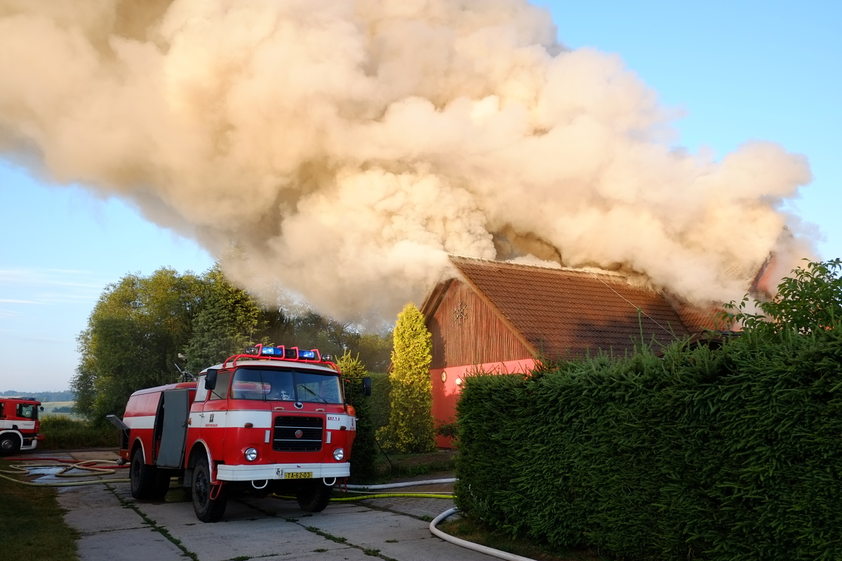 5 Požár domu, Malšice - 1. 7. 2014 (4).JPG