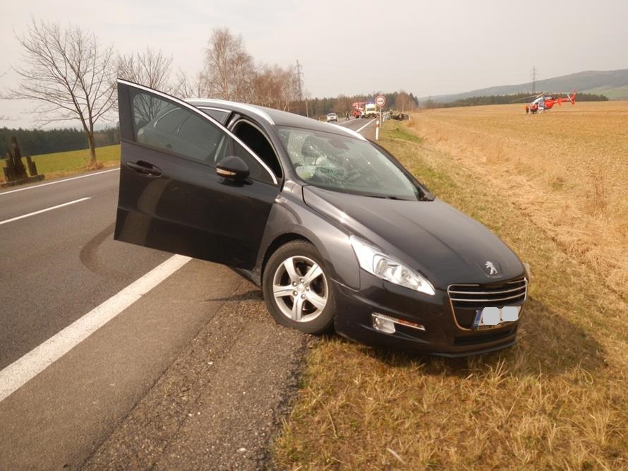6 Dopravní nehoda 2 OA, Hodušín - 11. 4. 2015 (6).JPG