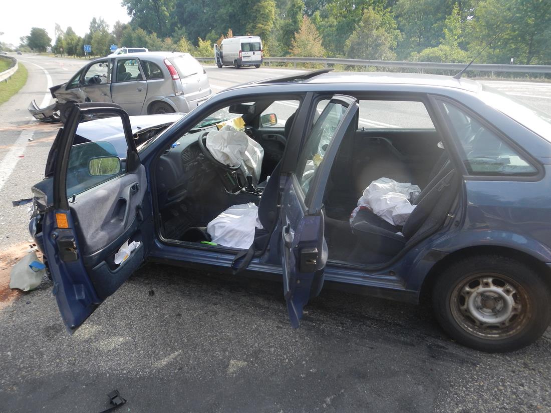 6 Dopravní nehoda 2 OA, Temelí - 21. 8. 2015 (5).jpg