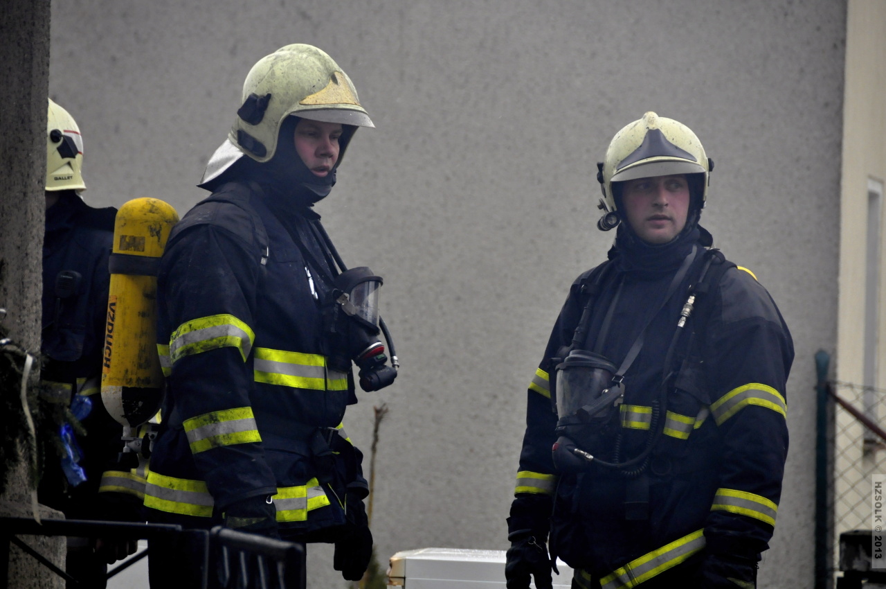 7 11-2-2013 Požár 2 RD - Líšnice - Šumpersko (15).JPG