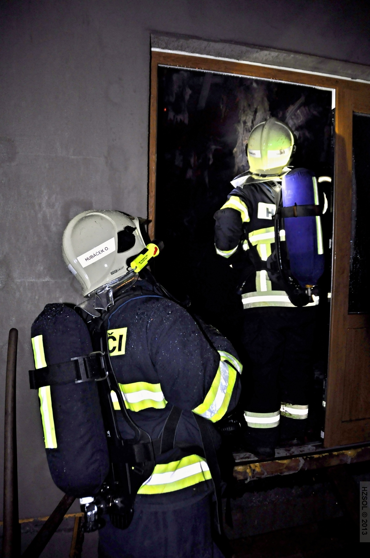 7 7-3-2013 Požár RD Olomouc Slavonín press foto (7).JPG