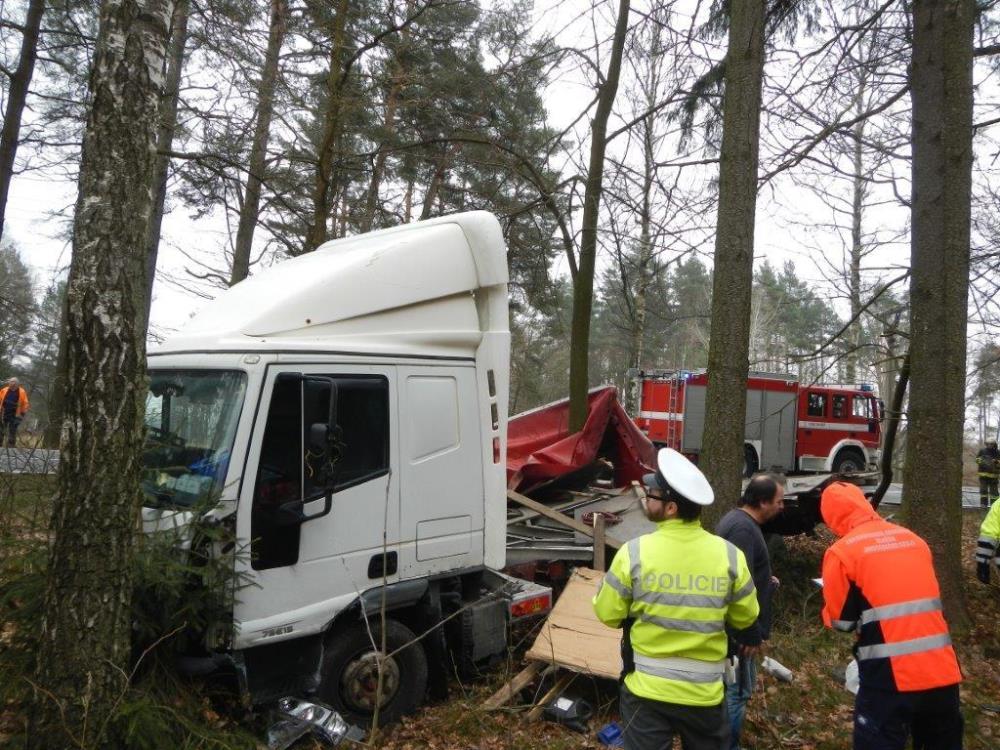 7 Dopravní nehoda OA a kamión, Dolní Žďár - 9. 3. 2016 (7).jpg