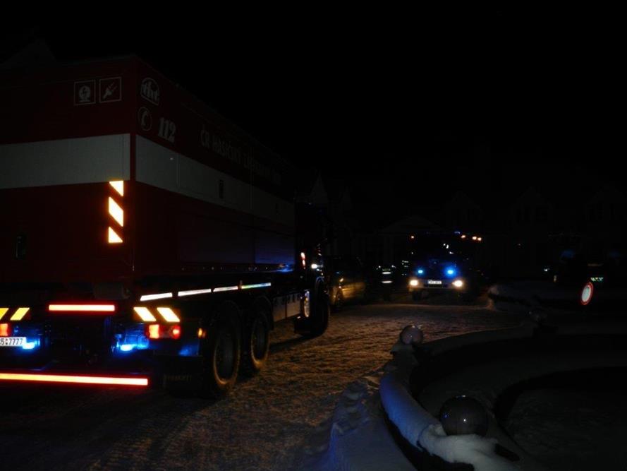 7 Zřícení stropu kasina, Strážný - 4. 2. 2015 (7).jpg