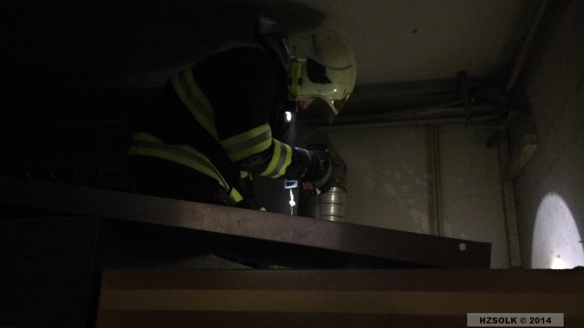 8 24-1-2014 Požár susičky prádla ulice Tovární Olomouc (16).JPG